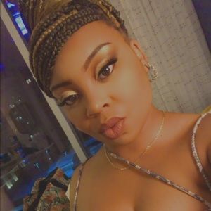 Meet your Posher, Timia